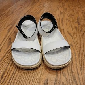 Native Juliet Sandals size 8